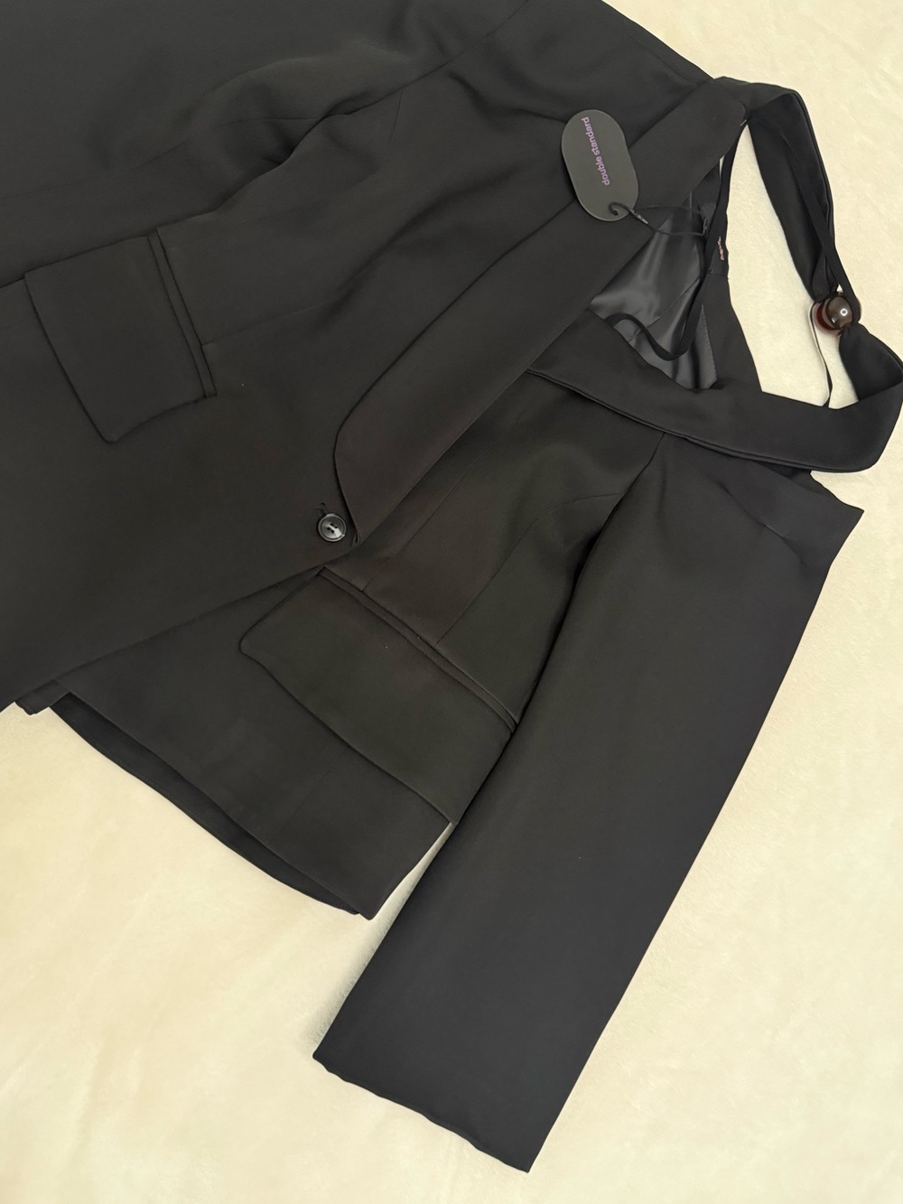 Black Off-Shoulder Statement Blazer - Picture 8 of 12